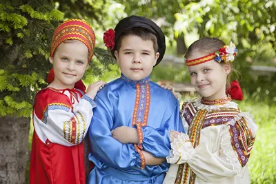 Дети в национальных костюмах фото