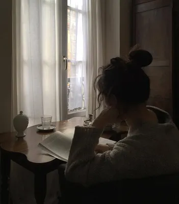 Фото девушка с книгой без лица на аву » Портал современных аватарок и  картинок
