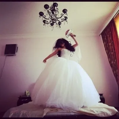 Атласное блестящее Короткое свадебное платье с открытыми плечами и  рукавами-фонариками | AliExpress