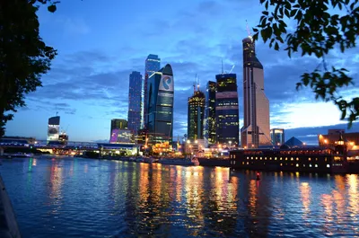 Москва сити ночь вид на реку - обои на телефон