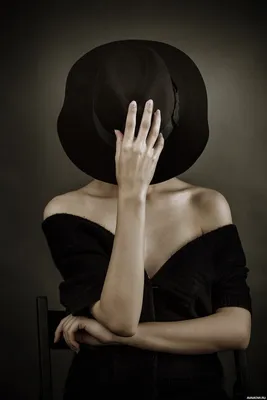 Девушка в шляпе без лица (143 фото)