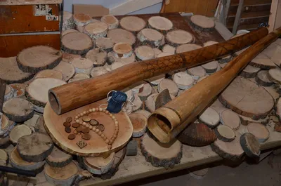 В Харькове мастерят диджериду – древний австралийский духовой инструмент.  ФОТО - \