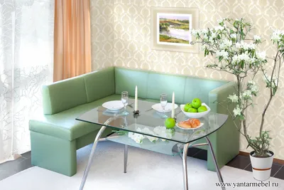 Зеленый диван на кухне (34 фото)