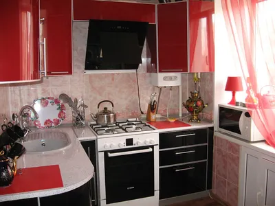 Дизайн кухни 5 кв.м с холодильником: стиральной машиной, газовой плитой,  фото интерьера