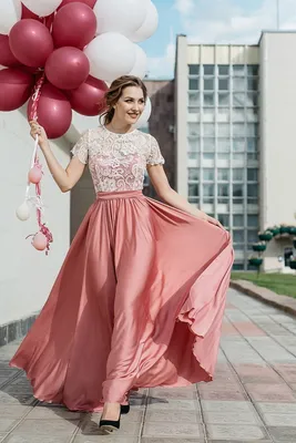 Длинное розовое платье с пышной юбкой и кружевным верхом с короткими  рукавами | КУПИТЬ-ПЛАТЬЕ.РУ - интернет-магазин красивых платьев