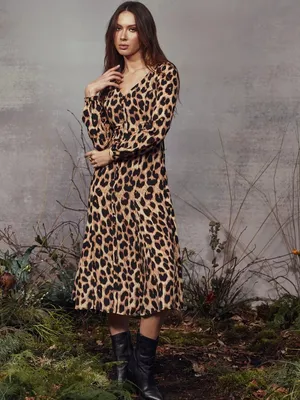 Облегающее платье мини с отворачивающимся воротом и длинными рукавами с  леопардовым принтом Арт.FZZ76222-109-14 - цена 799 руб., в наличии в  интернет-магазине | Clouty.ru