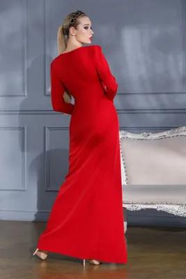Красное вечернее платье в пол с пикантным вырезом и длинным рукавом в  Хабаровске