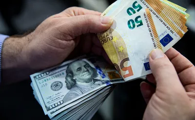 Евро впервые с 2013 года обошел доллар в глобальных платежах — РБК