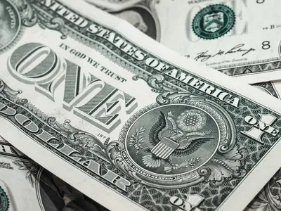 Доллар впервые с конца мая стал стоить больше 65 рублей — Секрет фирмы