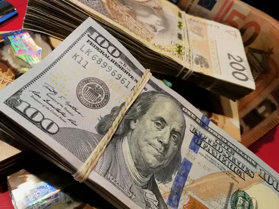 Доллар продолжает падать: курс валют на сегодня — Маланка Медиа