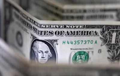 Доллар начал неделю с роста