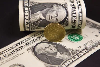 Доллар и евро подешевели