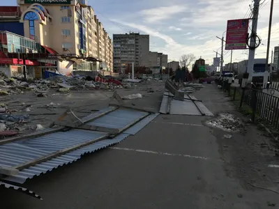 Штормовые разрушения: прошлой ночью Дзержинск погрузился в хаос и разруху ( ФОТО)