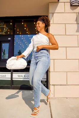 How To Style Mom Jeans For Summer 2021 | Blog | Rebellious Fashion