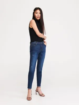 Джинсы женские Levi's 12501-0384 синие 26/32 - купить в Москве, цены на  Мегамаркет