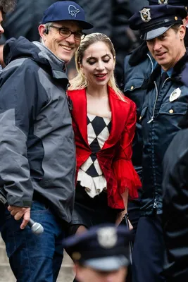 Леди Гага в образе Харли Квинн: новые фото со съемок второго «Джокера» | VK  Play Медиа | Дзен