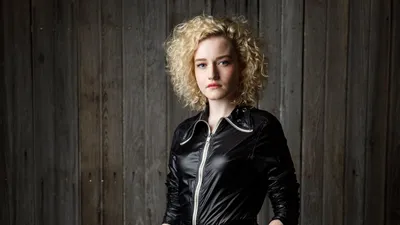 Разрешение 2560x1440, Julia Garner, 2020, разрешение 1440P, обои - Обои для рабочего стола