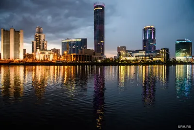Екатеринбург возглавил рейтинг городов России, откуда жители хотят уехать  навсегда — URA.RU