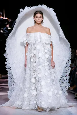 Лучшие свадебные платья зима 2021/2022: тренды, образы с фото | Vogue UA