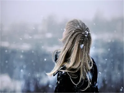 Красивые девушки и снег