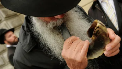 Еврейские люди в традиционной одежде Шляпа еврея Ortodox, усик, борода  Концепция человека Люди Израиля Плоский стиль тень Иллюстрация вектора -  иллюстрации насчитывающей иудейство, еврейско: 103908959