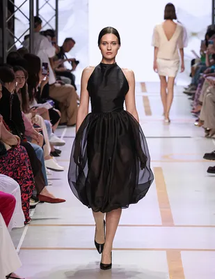 Самые красивые черные платья 2024-2025 – лучшие фасоны и модели черных  платьев