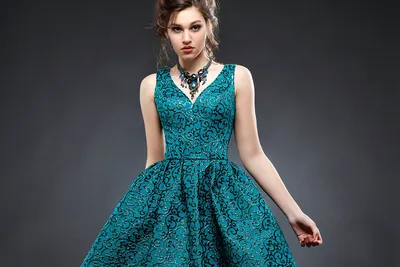 Вечерние платья 2023: 9 модных фасонов + 3 главных цвета сезона