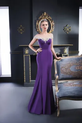 Фиолетовое платье ,вставки из золота…» — создано в Шедевруме
