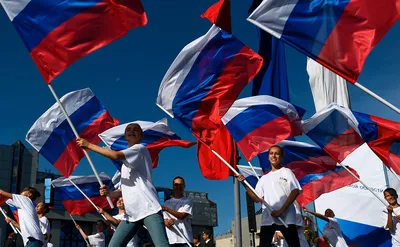 Только половина россиян верно описала внешний вид флага страны — РБК