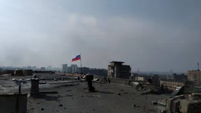В Мариуполе подняли флаг России над горсоветом. Но бои за город  продолжаются - 10 апреля 2022 :: Новости Донбасса