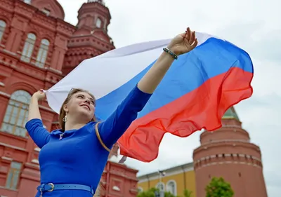 В Москве на фасадах зданий покажут 3D-проекцию российского флага - Южные  горизонты