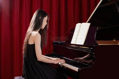 Красивый музыкант учитель играет на фортепиано изображение_Фото номер  501783697_JPG Формат изображения_ru.lovepik.com