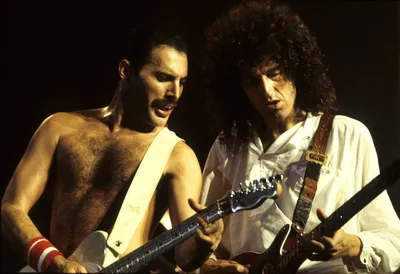 Как группа Queen выпускает новые песни с вокалом Фредди Меркьюри после его  смерти | Гол.ру