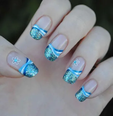 Новогодний френч 2021: фото маникюра и новинки | Nail art, French tip nail  designs, Winter nail art