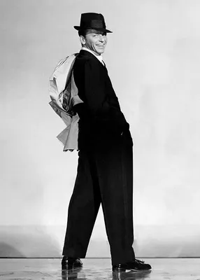 Файл: Фрэнк Синатра (рекламное фото приятеля Джоуи, 1957 год, смотрит через плечо — обрезано).jpg — Википедия