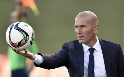 Pin by Dulat on Франция | Zinedine zidane, Real madrid, Madrid