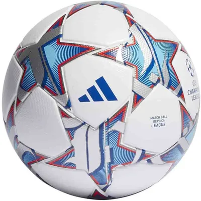 Футбольные мячи adidas фотографии
