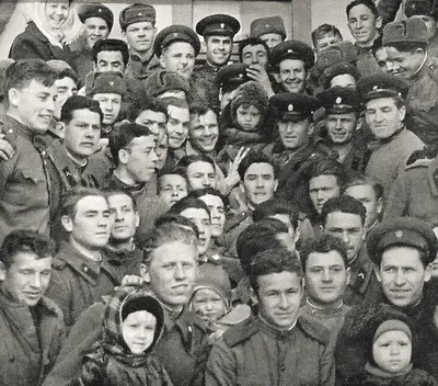 Редкое фото Гагарина в школьном музее