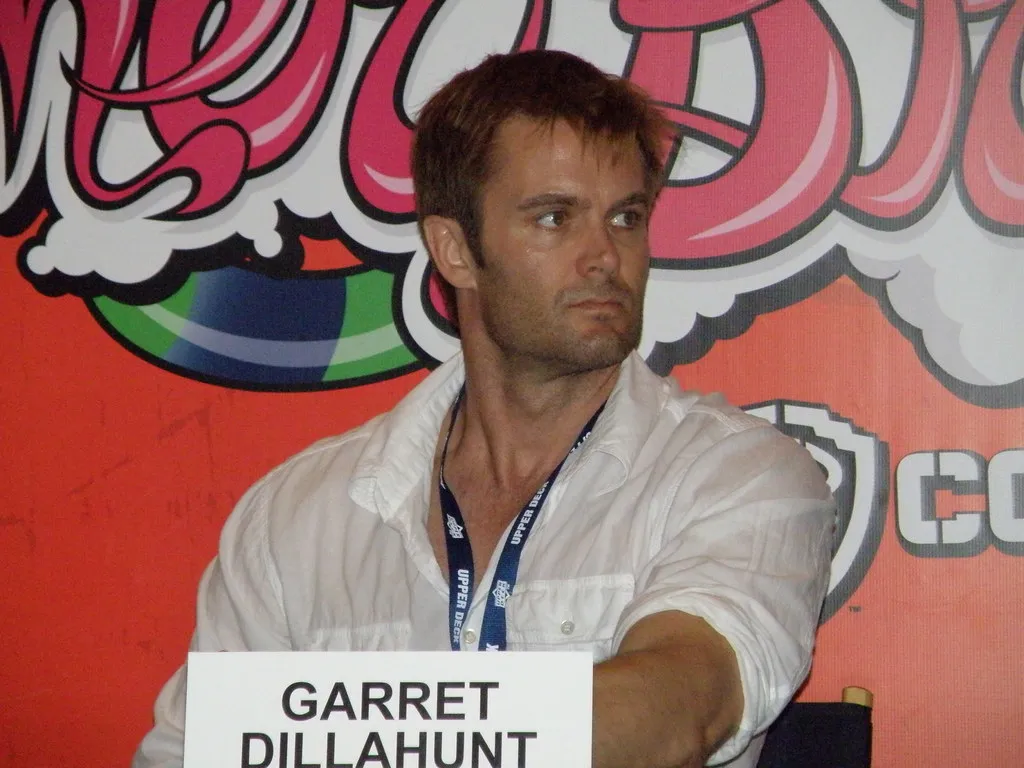 Tony s garret hard. Гаррет Диллахант. Гаррет 42. Garret Dillahunt.