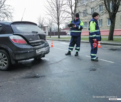 На улице Гоголя столкнулись две малолитражки (фото) | bobruisk.ru