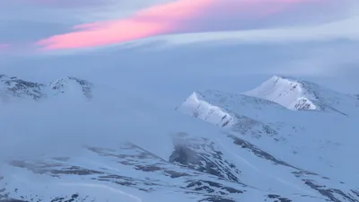 Обои пейзажи гор, небо, гора, зима, дерево 4K Ultra HD бесплатно, заставка  3840x2160 - скачать картинки и фото