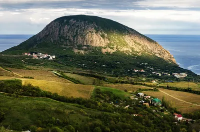 Медведь Гора с высоты. Артек. Гурзуф. Crimea. Black Sea. DJI. 4K. Вулкан —  Видео | ВКонтакте