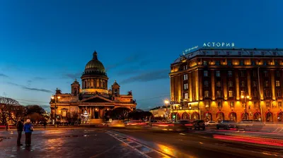 Гостиница Астория в ночных огнях - обои на рабочий стол