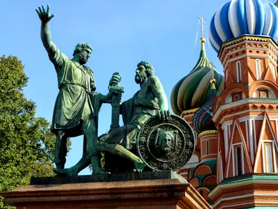 Раскопки на Красной площади: памятник Минину и Пожарскому отреставрируют  впервые за 200 лет