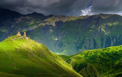 Обои горы, Грузия, Kazbegi, хуясе, Khevi Province картинки на рабочий стол,  раздел пейзажи - скачать