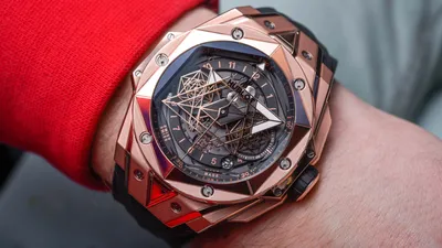 Кожаный переплет: Hublot и Berluti представили новую лимитированную модель  часов | Forbes Life