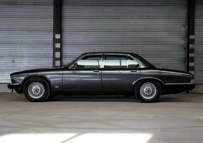 Jaguar Daimler Super V8 Automatic, 363hp, 1999