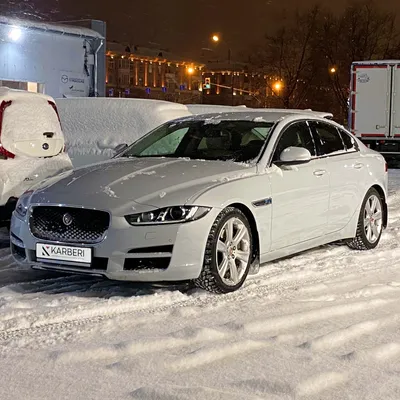 Голубой автомобиль Jaguar на автошоу Редакционное Фото - изображение  насчитывающей ягуар, корабль: 171277091