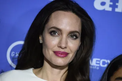 Анджелина Джоли перестала быть спецпосланником ООН по делам беженцев -  Российская газета