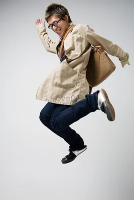 Японец прыгает изображение_Фото номер 501500926_JPG Формат  изображения_ru.lovepik.com